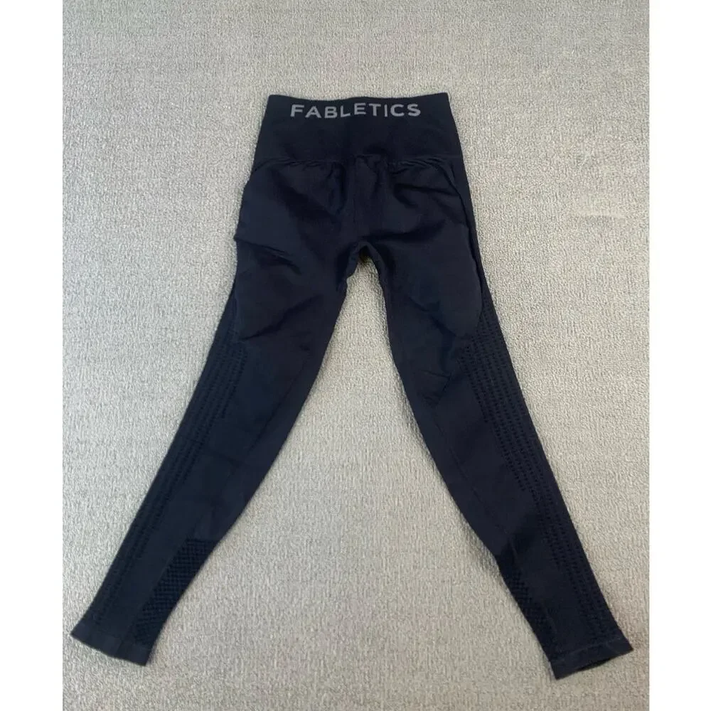 NWT Fabletics Legging Sync High Waisted Perforated 7/8 Black Size XS‎